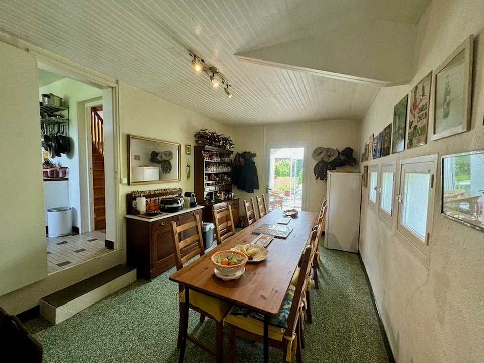 Spacious Dining Area